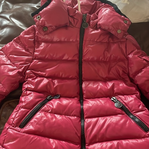 Moncler girls size 5 pink puffer coat excellent condition - Picture 4 of 9